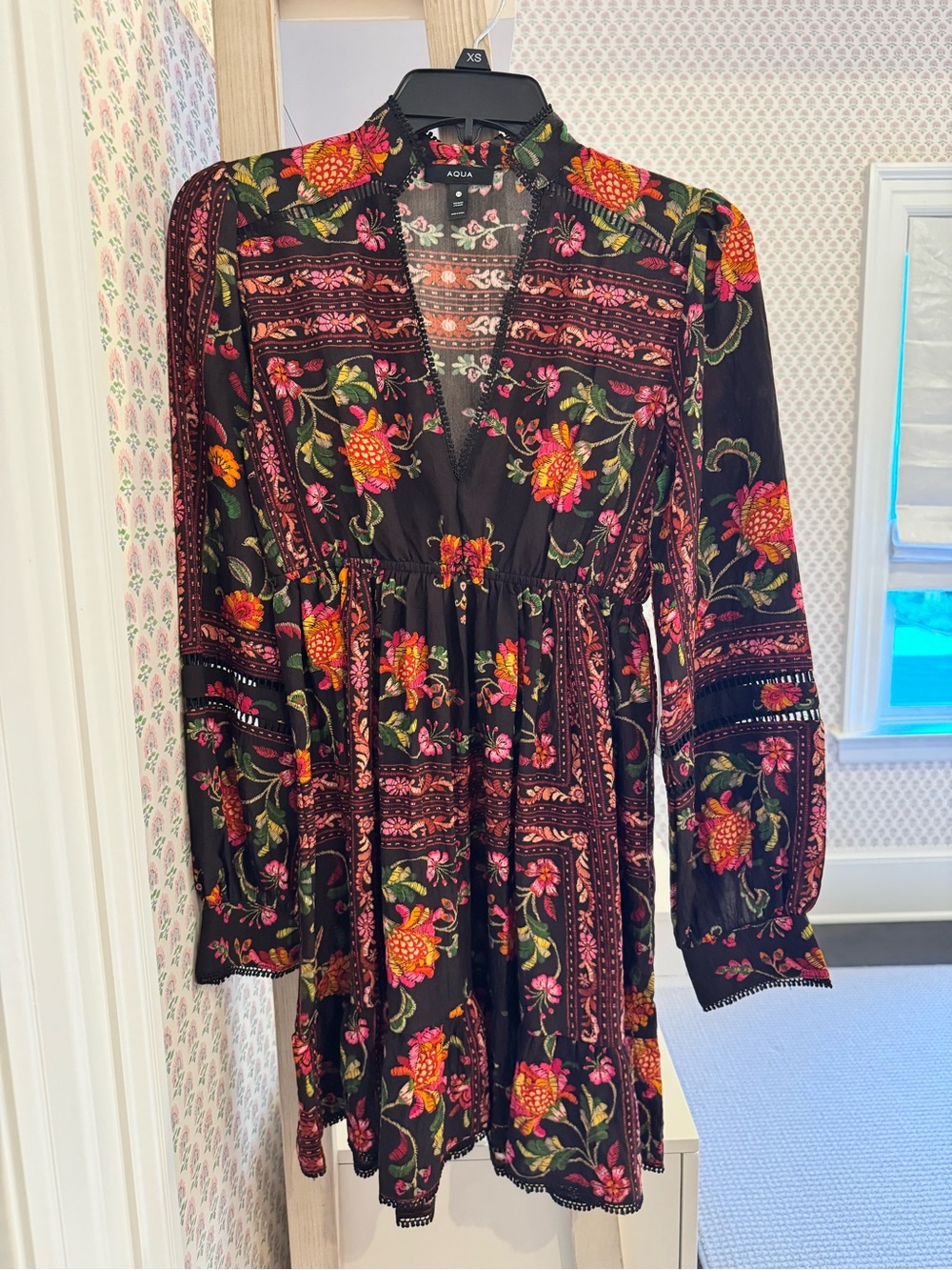 Aqua Black Floral V-Neck Long Sleeve Mini Dress